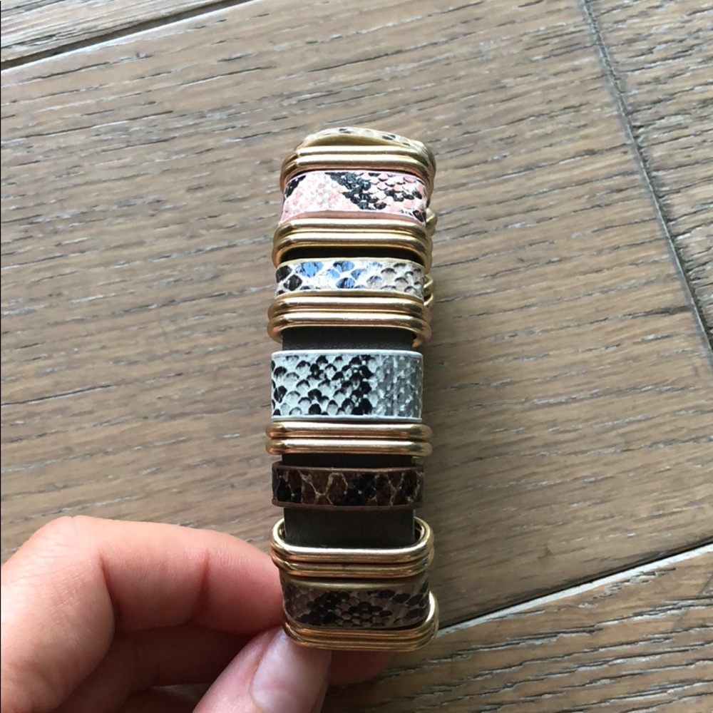 Gray snake skin style bracelet 🐍 - Picture 6 of 7